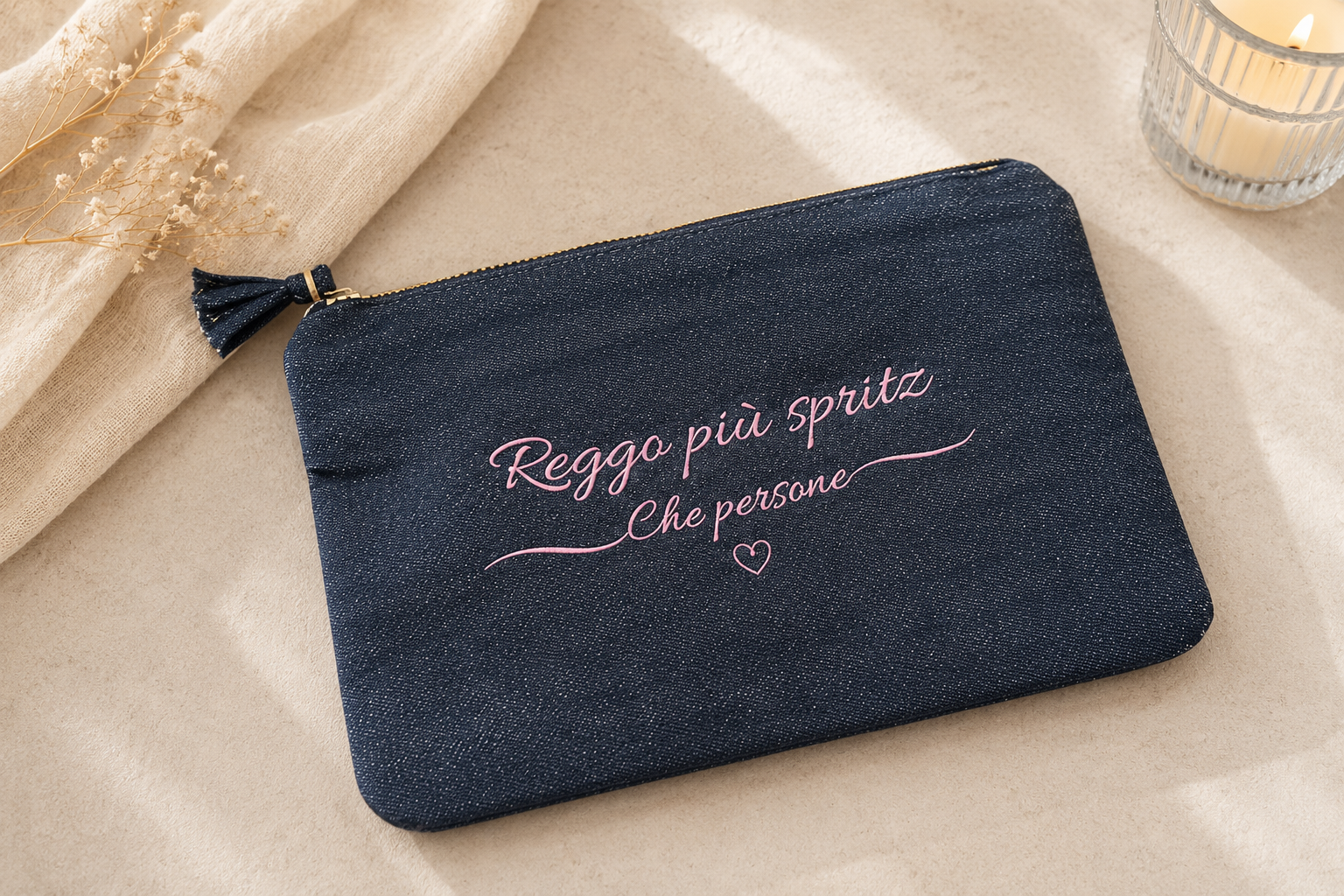 Pochette in Denim Personalizzata “Reggo più Spritz che Persone” – Idea Regalo Ironica Donna