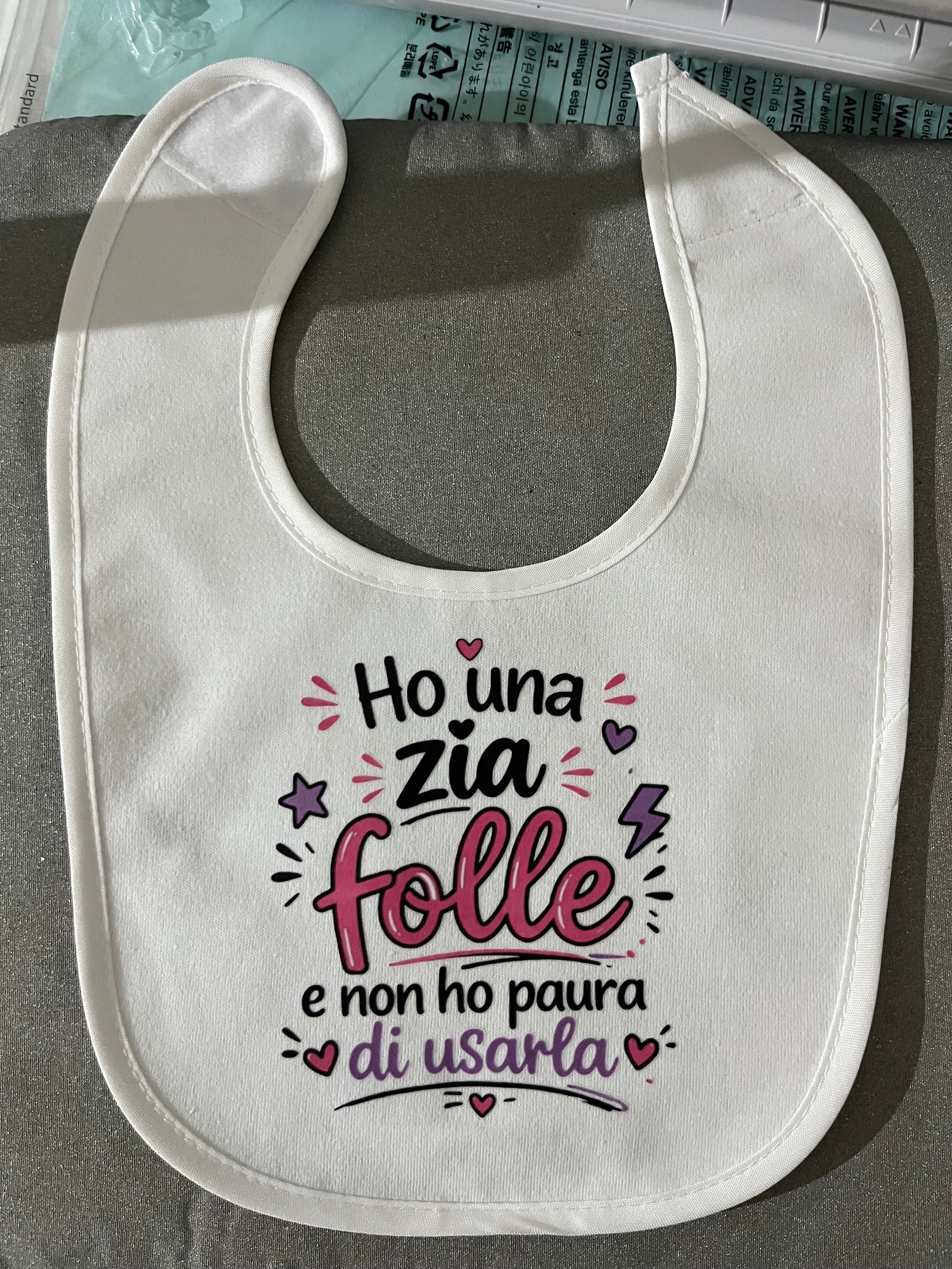 Bavaglino neonato personalizzato divertente – “Zia folle / Zio folle / Spritz” | Idea regalo nascita