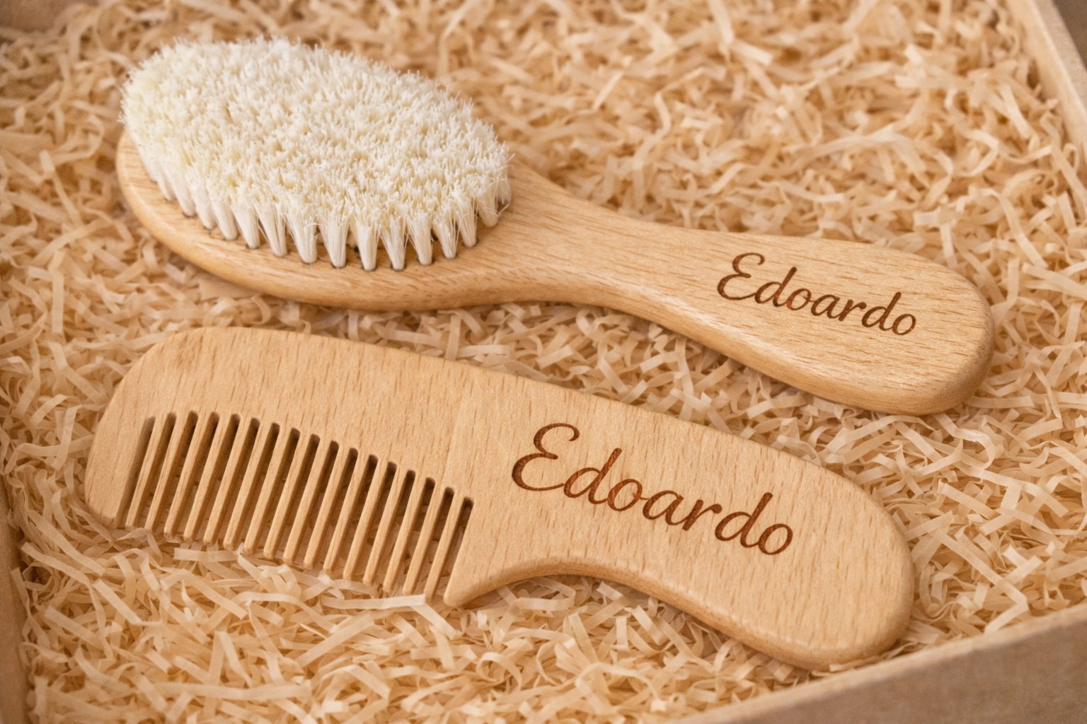 Set nascita personalizzato bimbo – Bavaglino con nome, spazzola e pettine in legno | Idea regalo nascita
